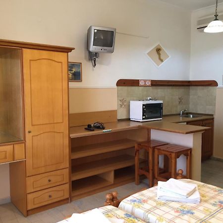 Eleni Apartments Arílasz Kültér fotó