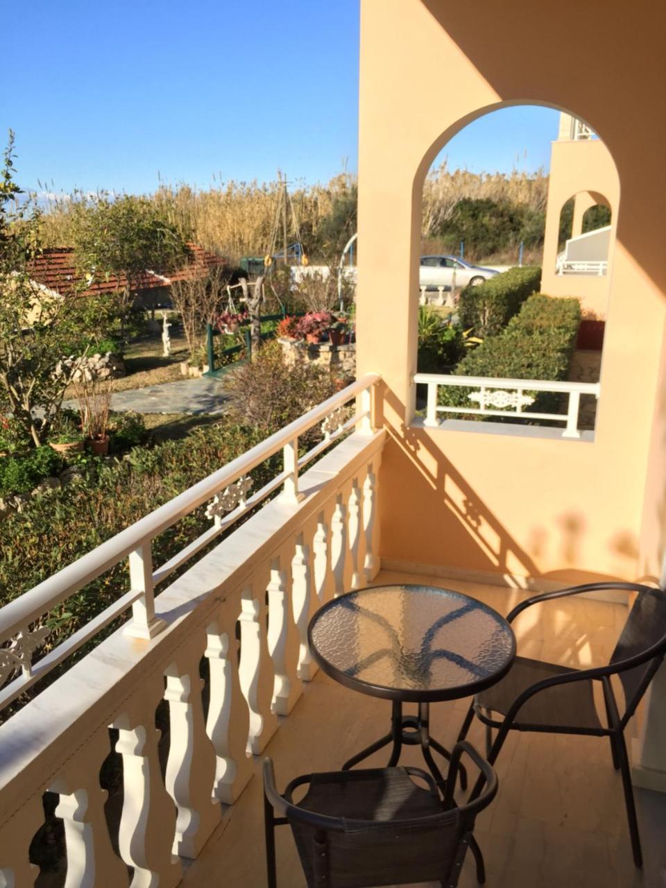 Eleni Apartments Arílasz Kültér fotó